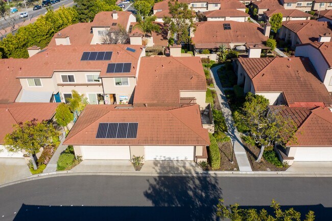 Building Photo - Beautiful Furnished Home in Seaside Villas Near Doheny Beach!