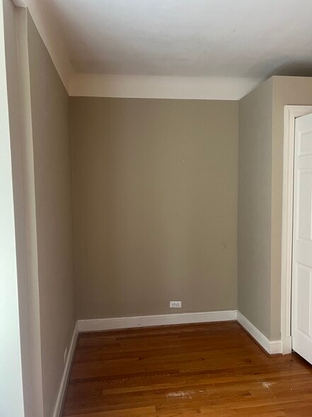 Building Photo - 15 E Kirby St