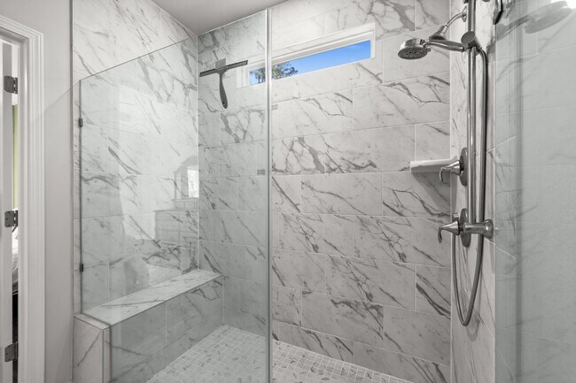 Building Photo - 119 Holloway Hl