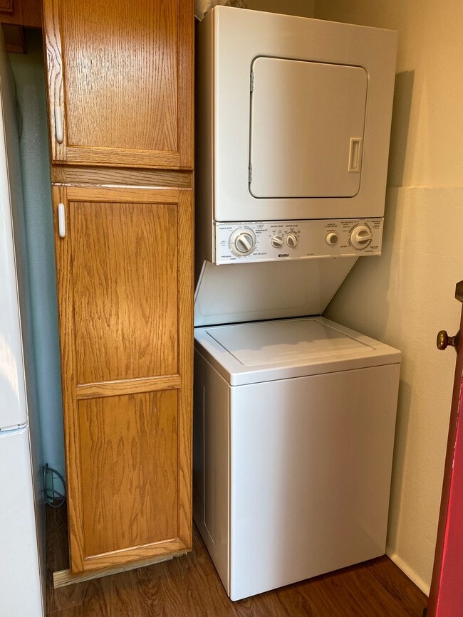 Building Photo - 1242 Susana Street