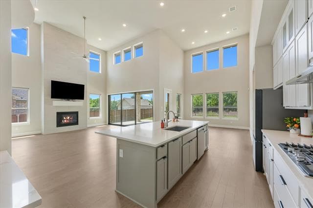 Building Photo - 1014 Paradise Ln