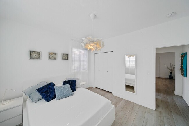 Building Photo - 1311 15th Terrace