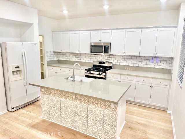 Building Photo - 30485 Village Terrace Dr