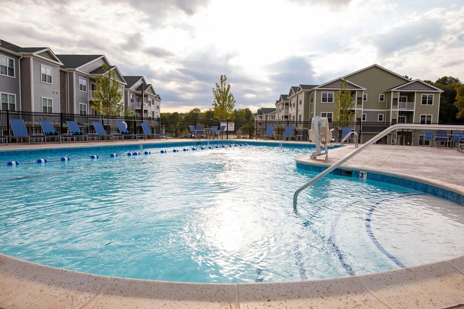 Building Photo - 2 Trl Run