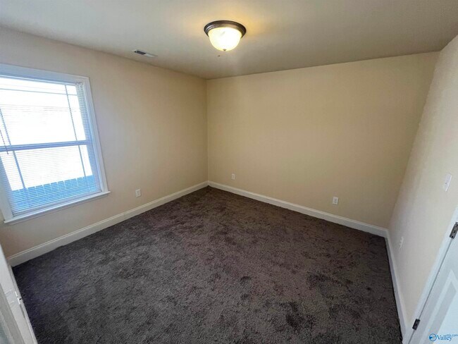 Building Photo - 29886 Park Hill Dr