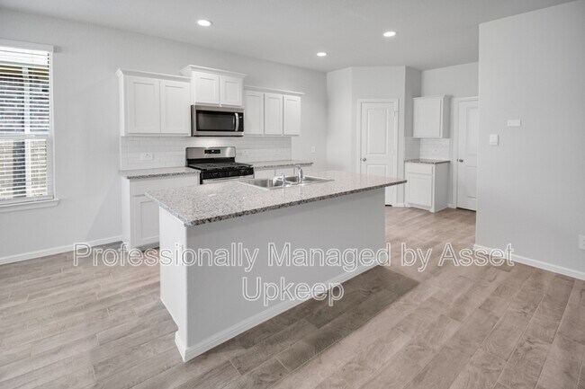 Building Photo - 5504 Gold Pond Dr