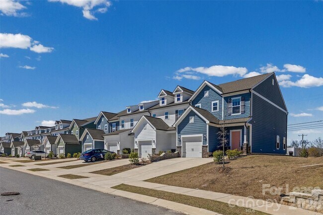 Building Photo - 512 Station St