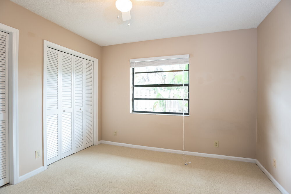 Building Photo - 518 Azure Ave