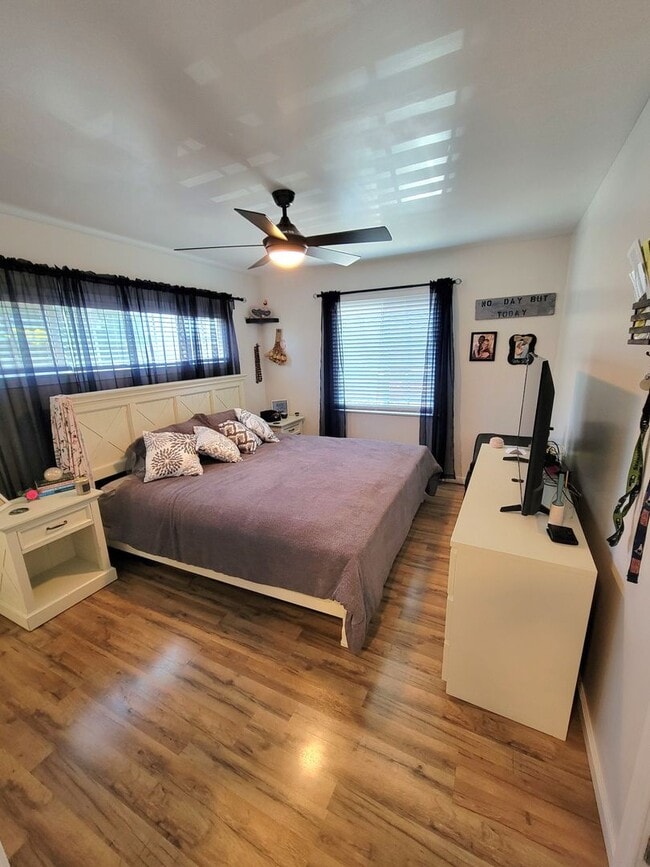 Building Photo - Great Single Family Home in West Long Beach