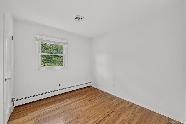 Building Photo - 234 Betsy Ross Dr