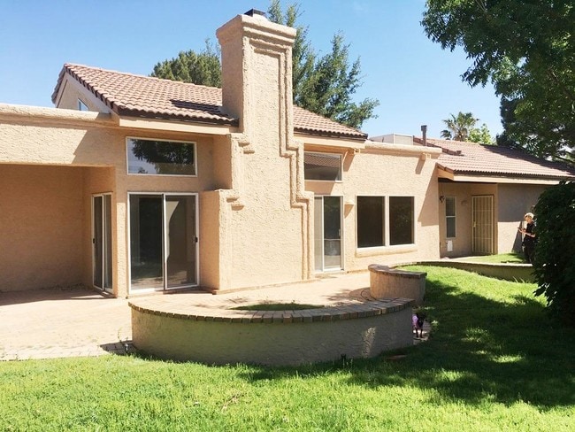 Building Photo - 4579 Weeping Willow Dr