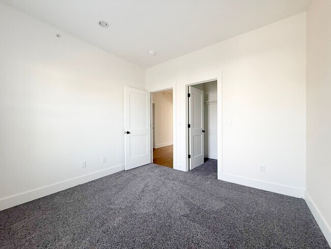 Building Photo - 4-Bedroom HOA Home with Pool Access Near Downtown Cookeville