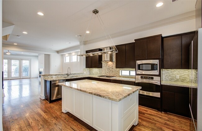 Building Photo - 1808 Ridgewood St