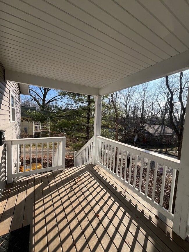 Building Photo - 2 bedroom, 1 bath House: Available Now or July 2026 (price is subject to change)