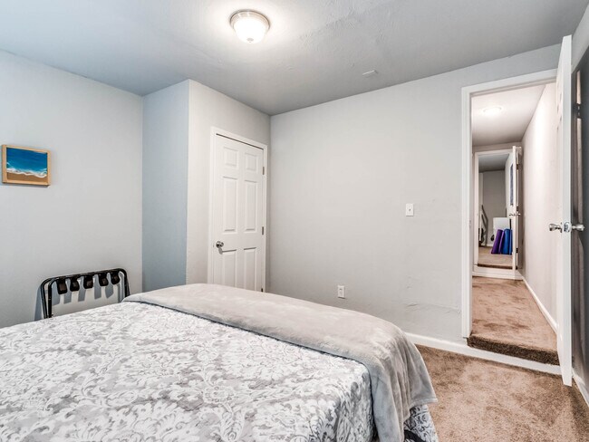 Building Photo - 1720 NW 30th St