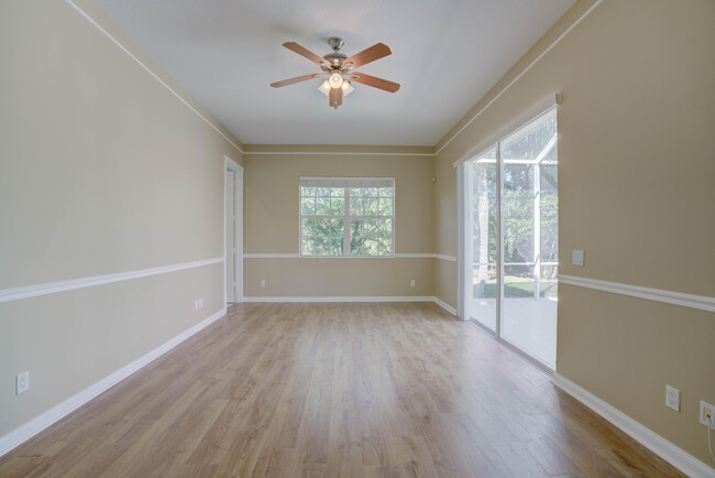 Building Photo - 256 San Remo Dr