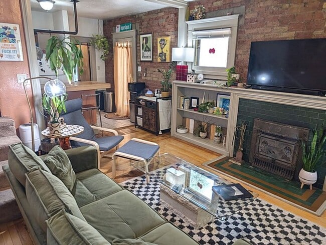 Building Photo - 9WIL919