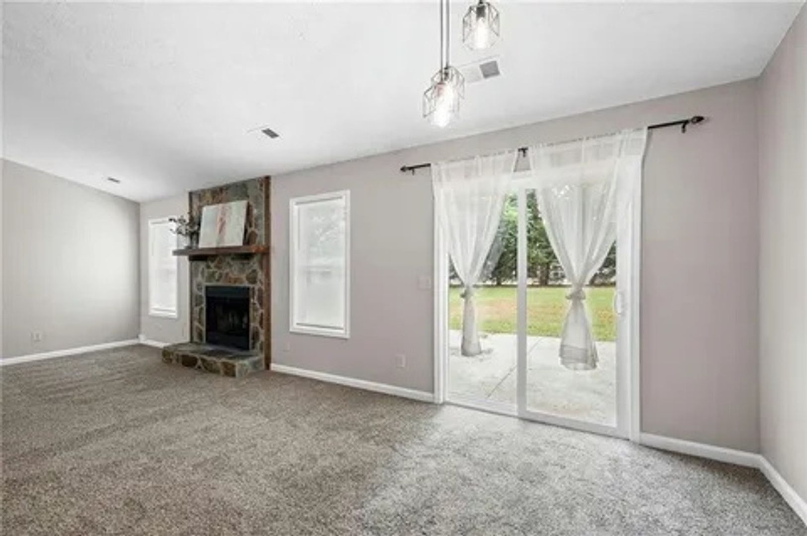Building Photo - 933 River Rock Dr