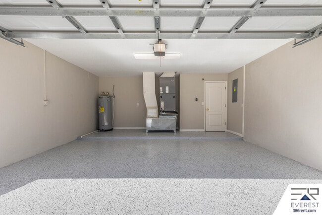 Building Photo - 7 Undermount Path E