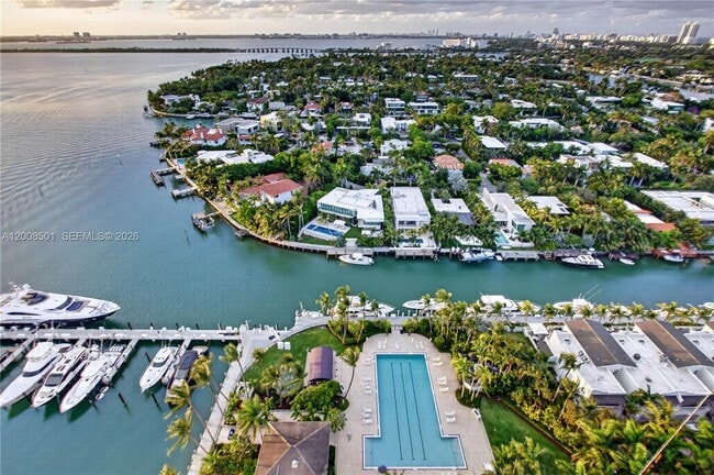 Building Photo - 1900 Sunset Harbour Dr