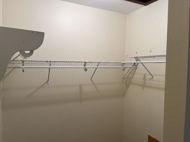 Building Photo - 160 Logan Rd