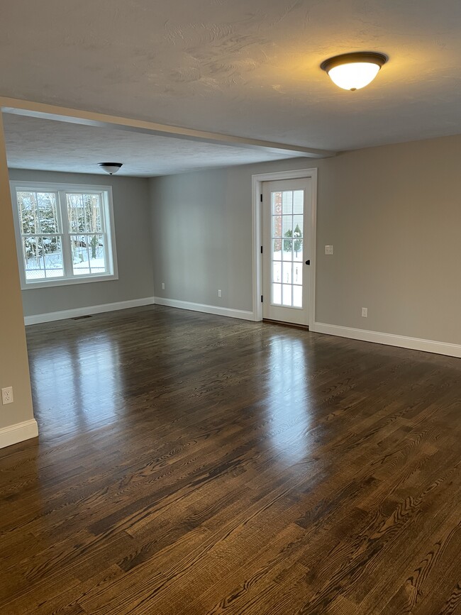 Building Photo - 13 Firefly Ln