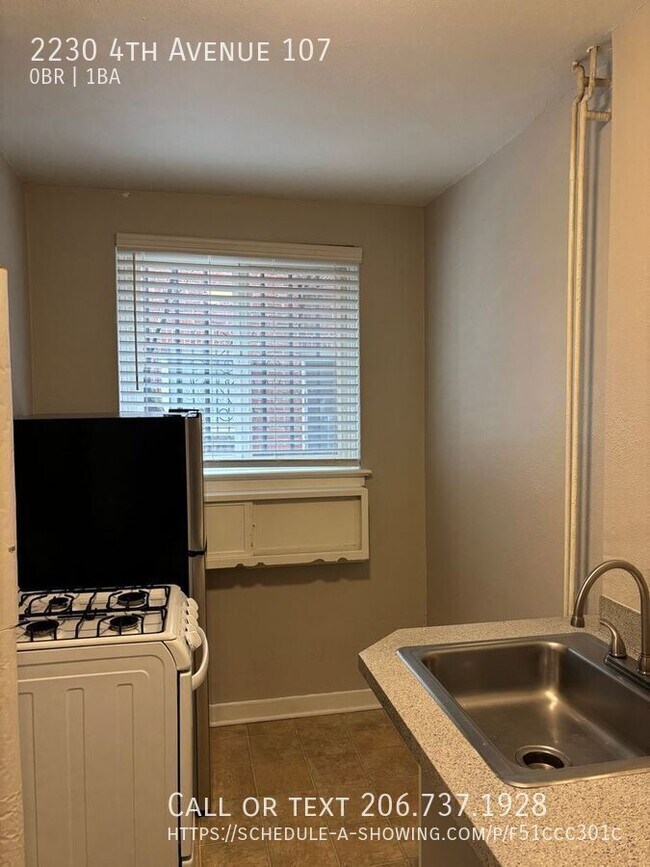 Building Photo - 2230 4th Ave