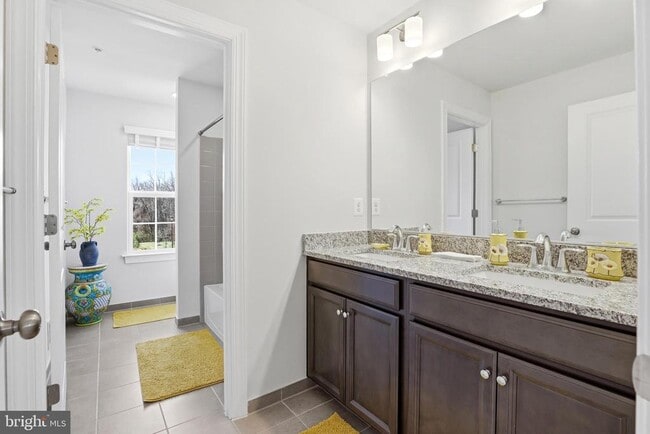 Building Photo - 6702 Savannah Dr