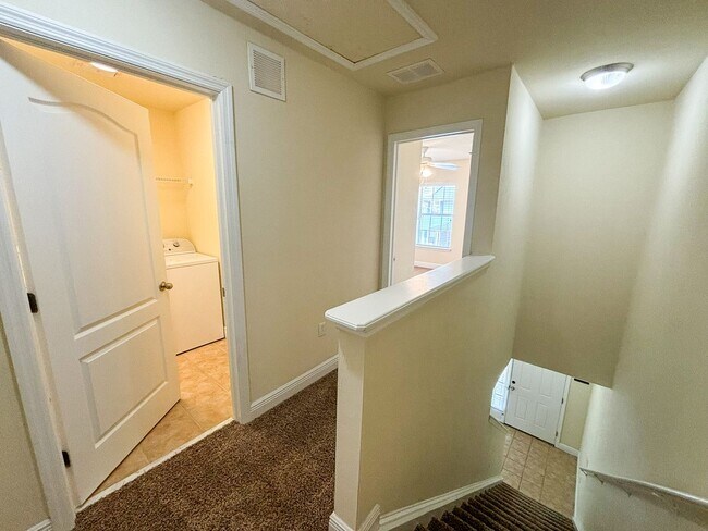 Building Photo - Chase Hollow #83 - Pet Friendly!