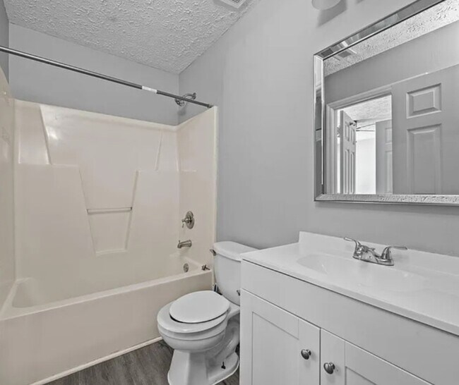 Building Photo - Excellent condition! 3 bedroom house in SE Raleigh