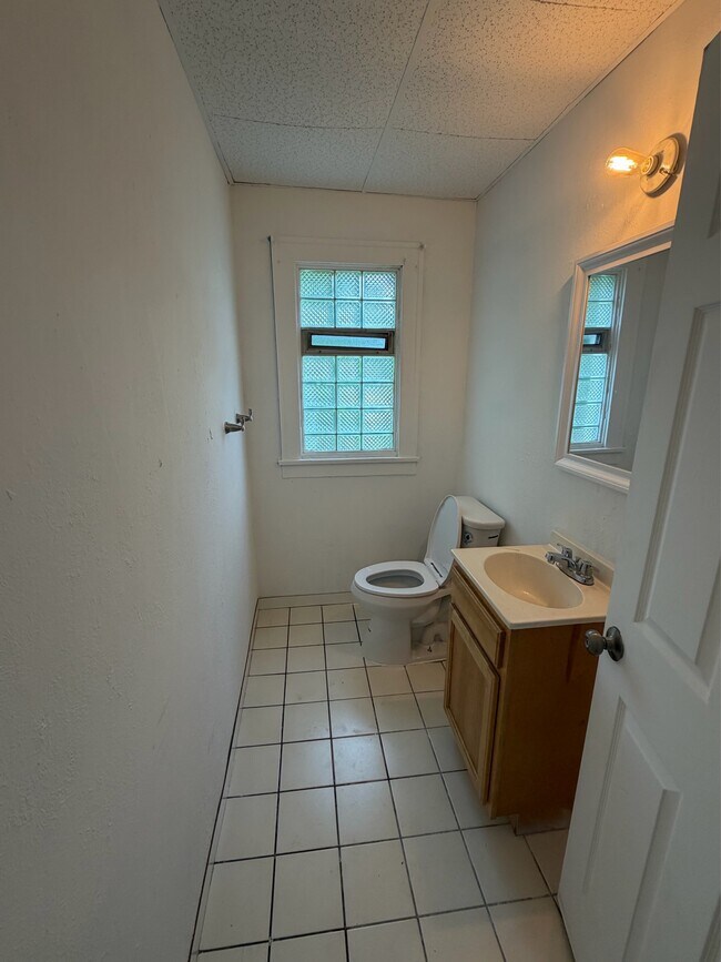 Building Photo - 3724 Hillman St