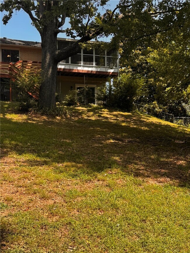 Building Photo - 14919 Dutchmans Dr