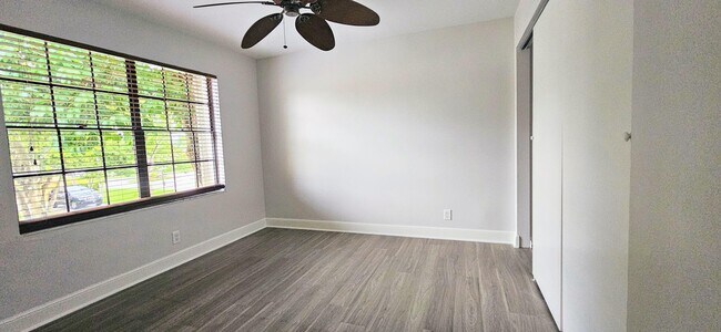 Building Photo - 12570 Shoreside Ln