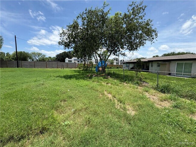 Building Photo - 2216 N Jackson Rd
