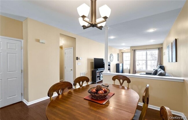 Building Photo - 5 Case Ct