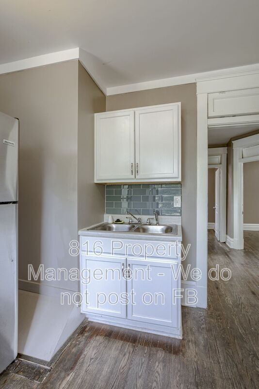 Building Photo - 800 E 33rd St