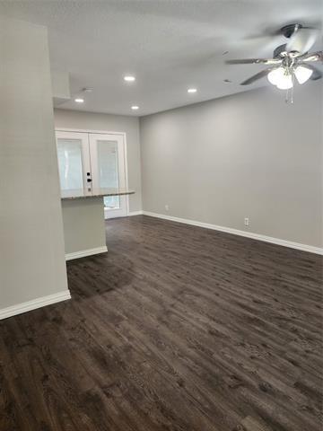 Building Photo - 900 W Mulberry St