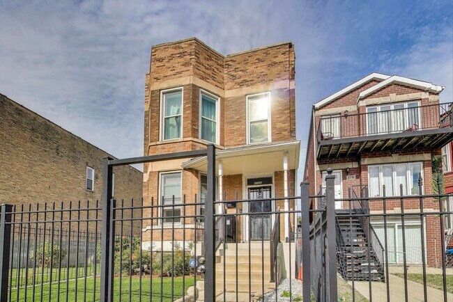 Primary Photo - 2720 W Polk St
