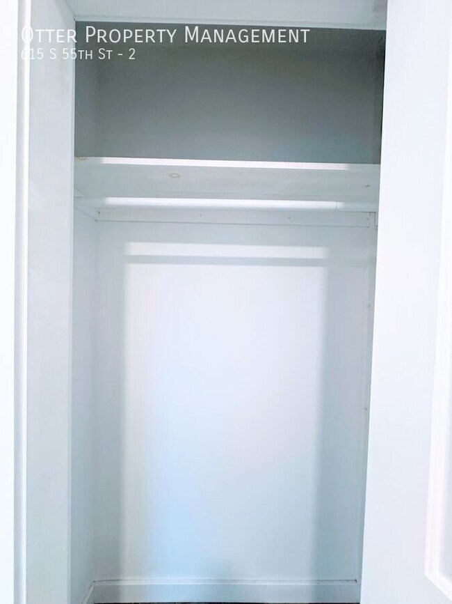 Building Photo - 615 S 55th St