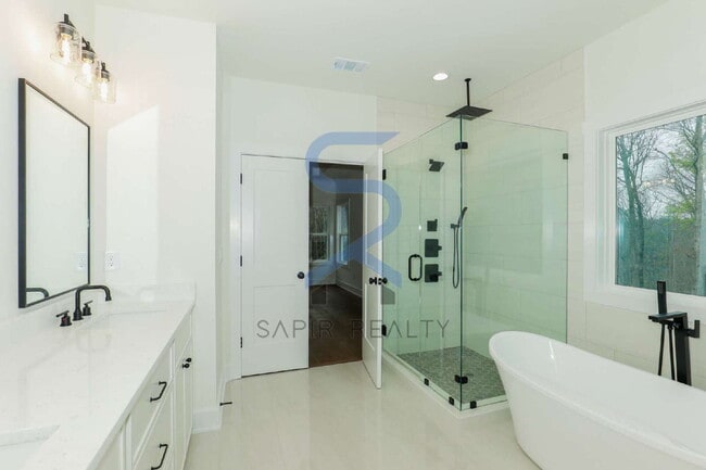 Building Photo - BRAND NEW 5BR MODERN FARMHOUSE | NEAR LAKE LANIER