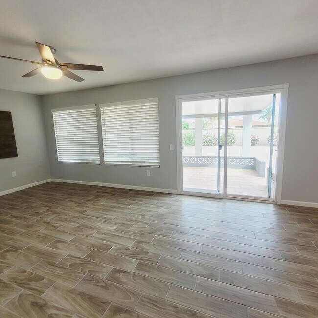 Building Photo - 14014 N Cameo Dr