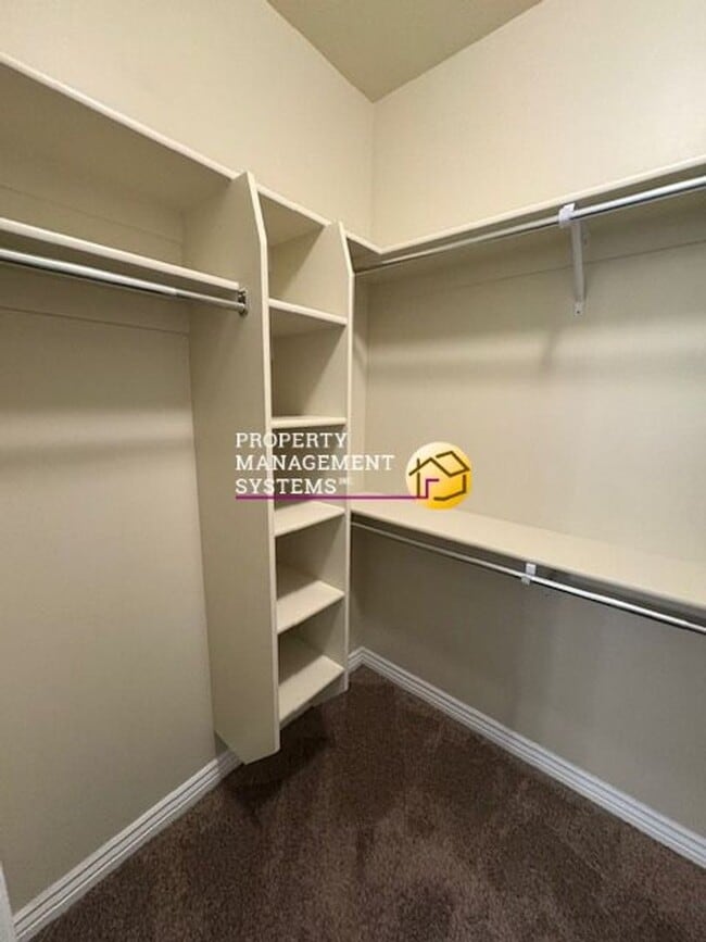 Building Photo - 3 Bedroom Townhome in Layton!