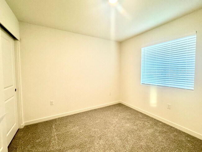 Building Photo - BRAND NEW 4 BEDROOM, 2.5 BATHS, 2 CAR GARA...