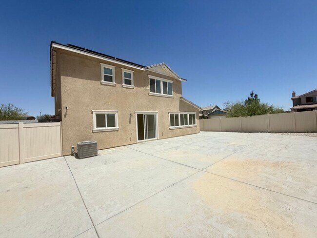 Building Photo - Beautiful Two Story Home, 3 Bedrooms, 2.5 Bathrooms, Solar Panels,