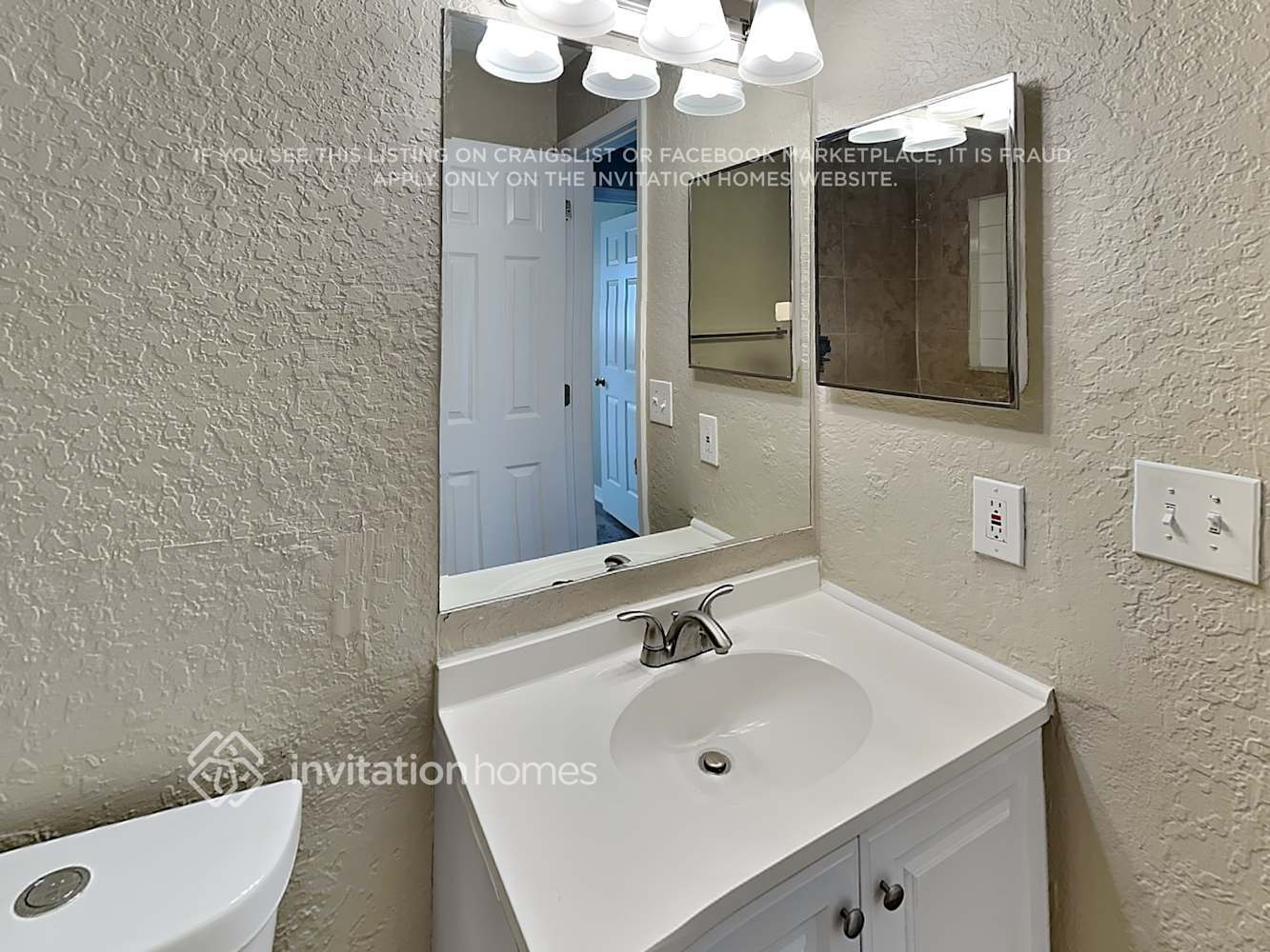 Building Photo - 1410 Stonehaven Way