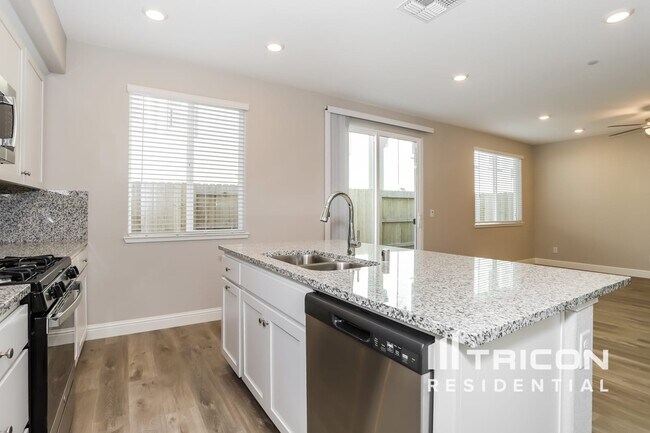 Building Photo - 2646 Miller Run Ln