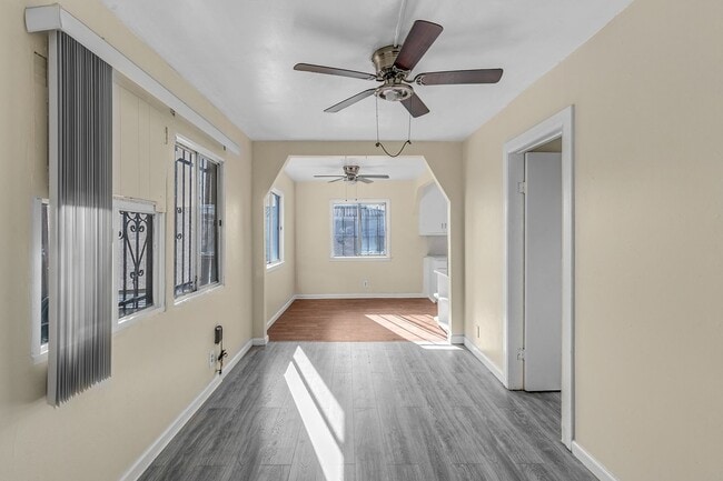 Building Photo - 10627 1/2 S Vermont Ave