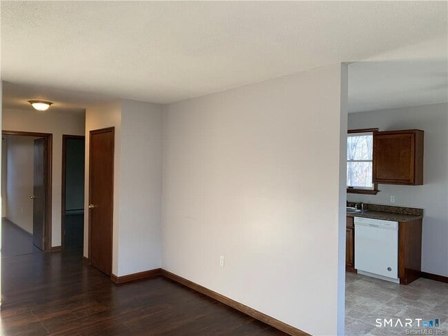 Building Photo - 454 Cow Hill Rd