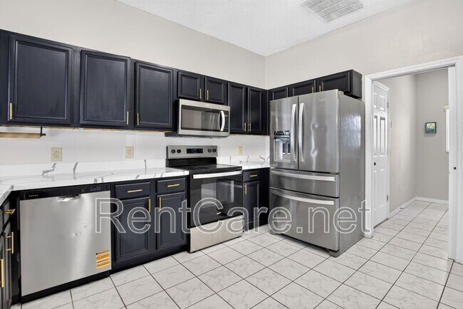 Building Photo - 121 Aurelia Ct