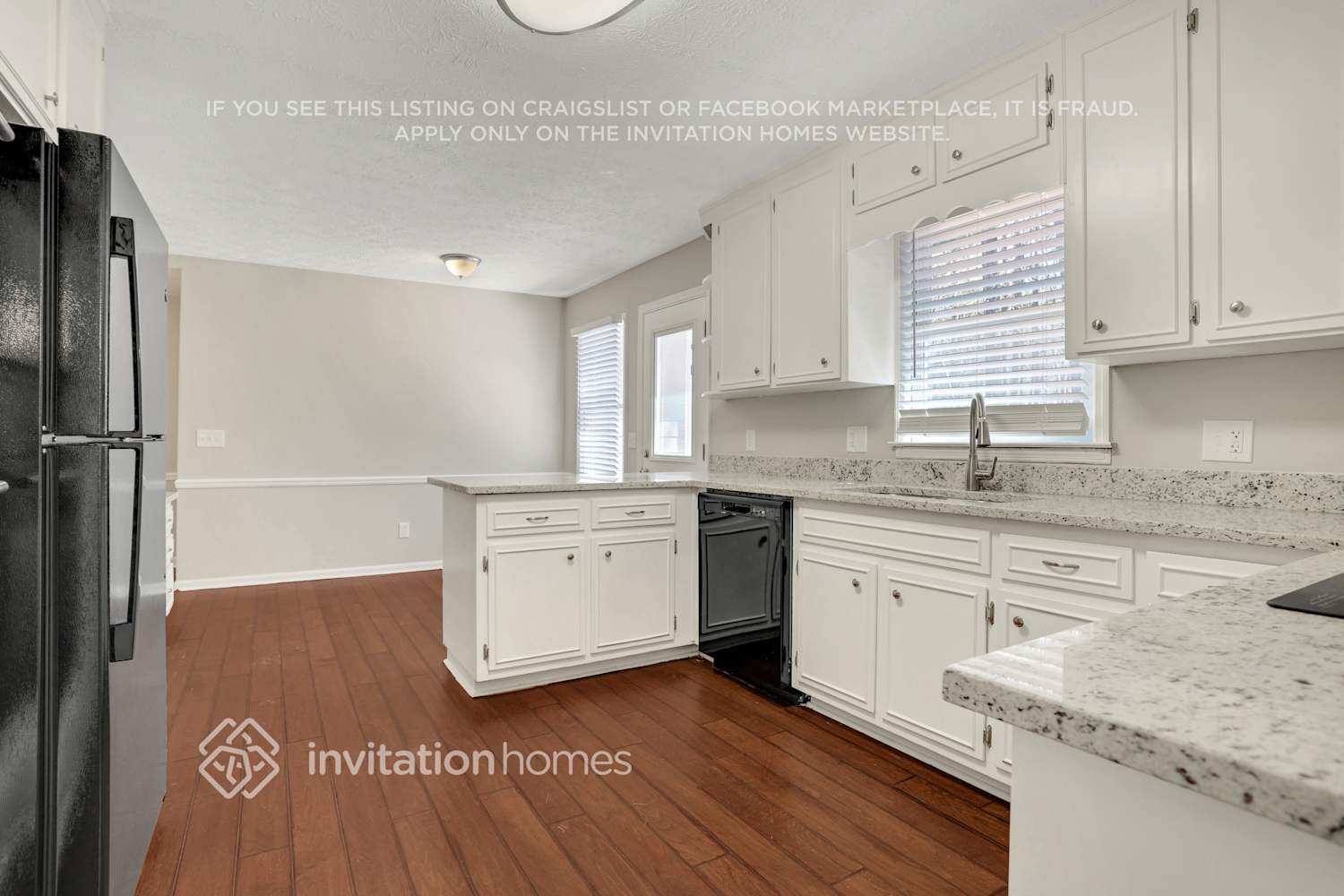 Building Photo - 4885 Cove St